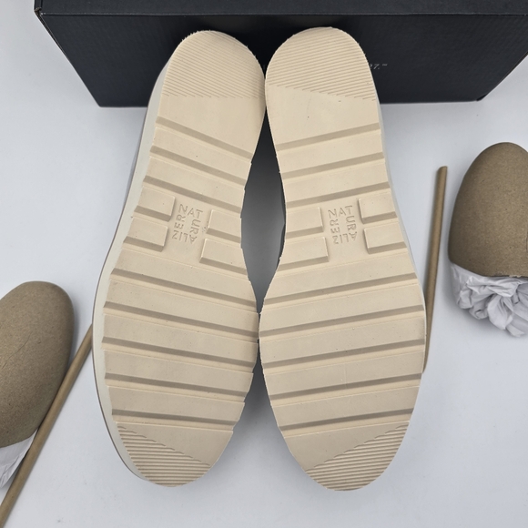 NIB Naturalizer Adiline-Bit Loafers, Silver Leather, Women's 9.5M - Picture 10 of 16